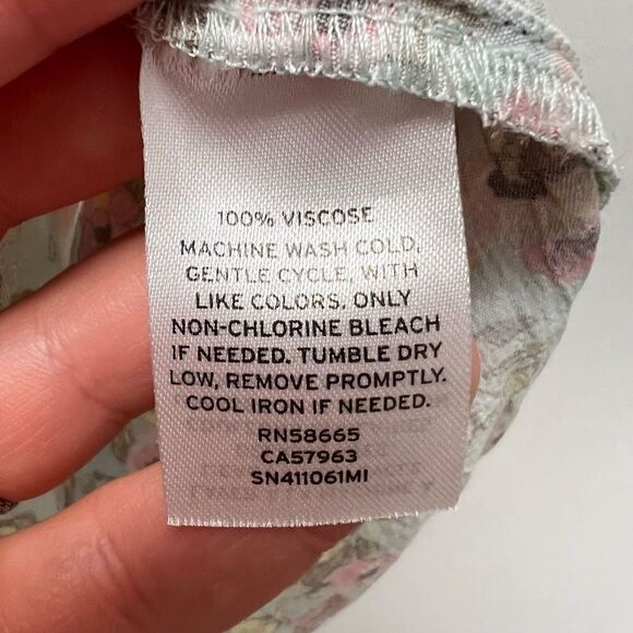 Something Navy Arielle Charnas Floral Top Size XS - Picture 9 of 10